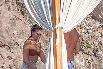 Margot Robbie bikini