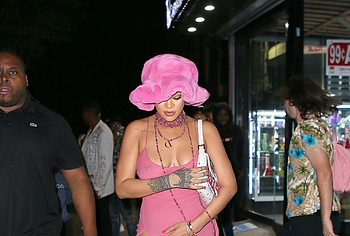 Rihanna paparazzi