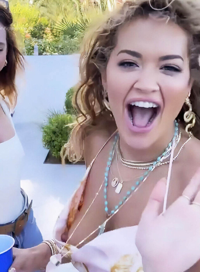 Rita Ora oops