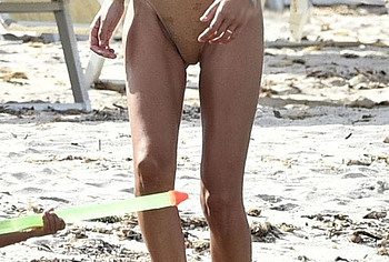 Alice Campello nudity