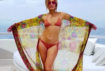 Jennifer Lopez cameltoe