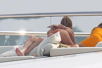 Jennifer Lopez doggy sex