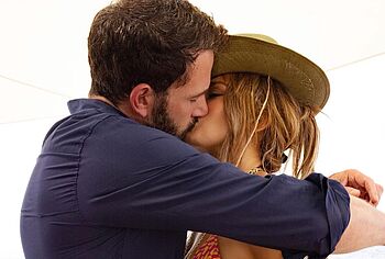 Jennifer Lopez nudity