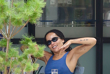 Zoe Kravitz paparazzi