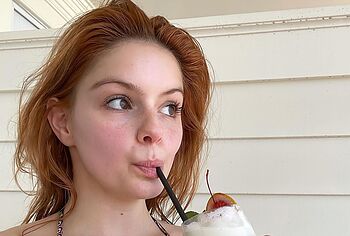 Ariel Winter TITS PHOTOS