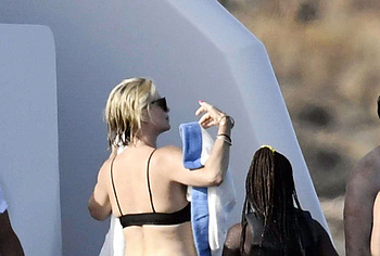 Charlize Theron nude pics