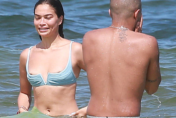 Shanina Shaik nipslips