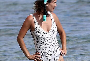 Rachel Bilson beach
