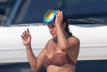 Michelle Rodriguez paparazzi