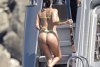 Kourtney Kardashian bikini