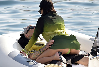 Kourtney Kardashian nudity