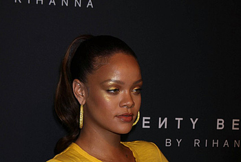 Rihanna sexy photos