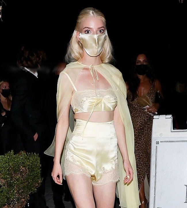 Anya Taylor nipslips