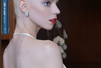 Anya Taylor nude photos