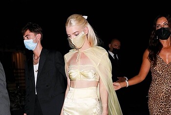 Anya Taylor paparazzi