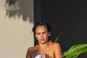 Jessica Alba cameltoe