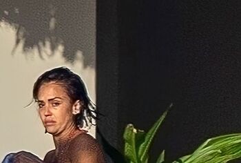 Jessica Alba paparazzi