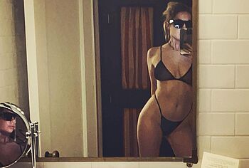 Ashley Benson frontal nude