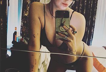 Ashley Benson leaked photos