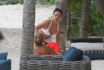 Michelle Rodriguez tits photos