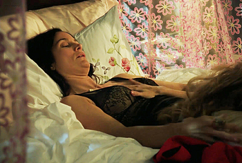 Carrie-Anne Moss lesbian sex