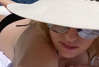 Rebel Wilson nudity pics