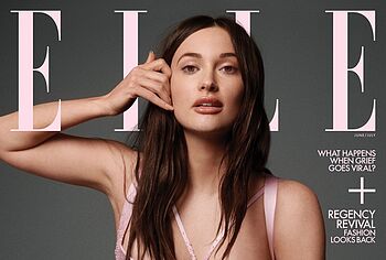 Kacey Musgraves nipslips