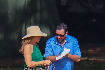 Jennifer Aniston no panties