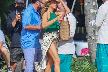 Jennifer Aniston oops photos