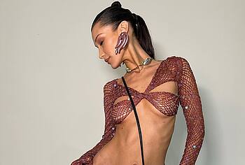 Bella Hadid nudes