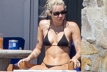 Miley Cyrus bikini