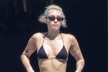Miley Cyrus nude