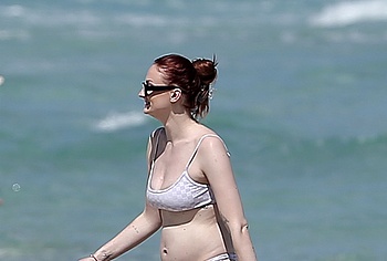 Sophie Turner naked
