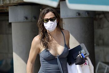 Jennifer Garner bikini photos