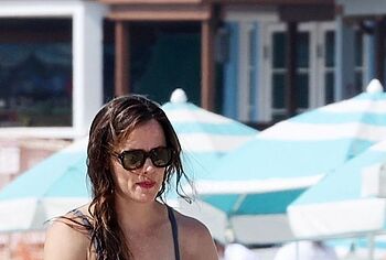 Jennifer Garner tits photos