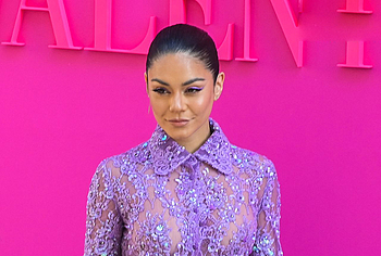 Vanessa Hudgens nipples