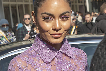 Vanessa Hudgens tits