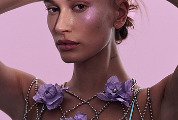 Hailey Bieber sexy