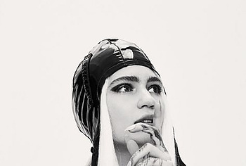 Grimes topless photos