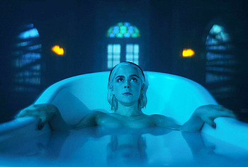 Kiernan Shipka frontal nude