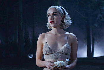 Kiernan Shipka sexy movie scenes