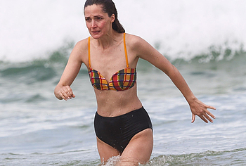 Rose Byrne beach photos