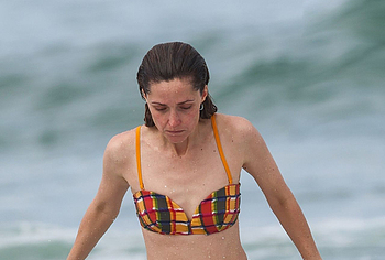 Rose Byrne nude photos
