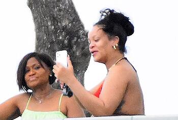 Rihanna selfie nude