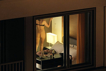 Kaley Cuoco nude photos