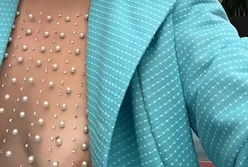 Camren Bicondova nipslips