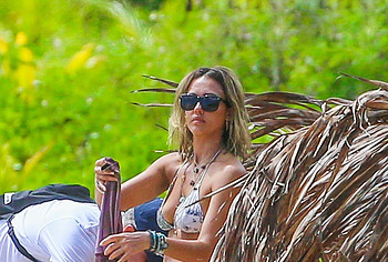 Jessica Alba leaked photos