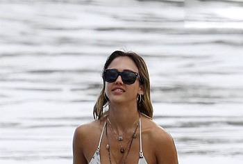 Jessica Alba topless