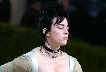 Billie Eilish leaked nude photos
