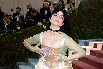 Billie Eilish nipslips